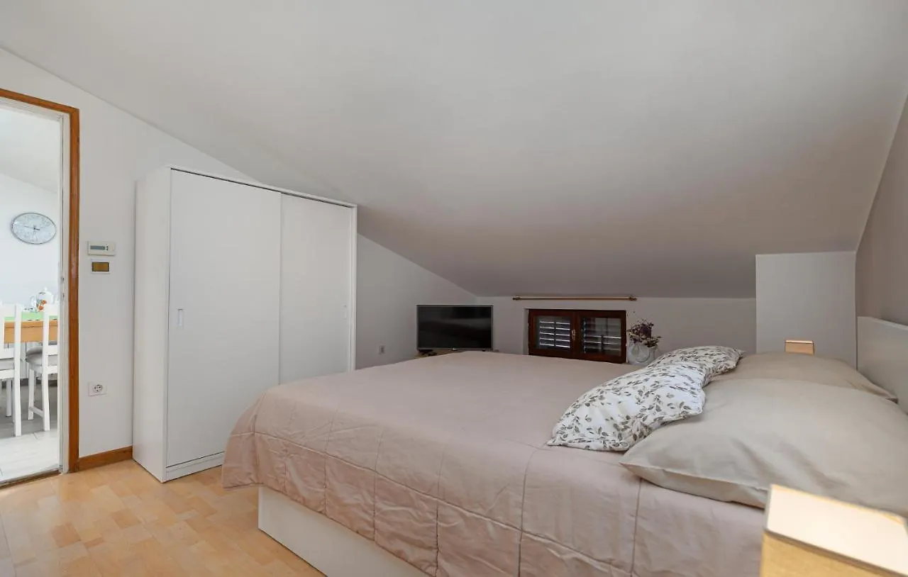 Tereza Apartment Porec 0*,
